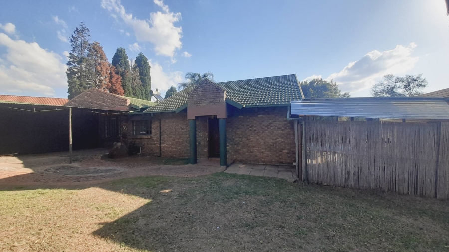 5 Bedroom Property for Sale in Ifafi North West